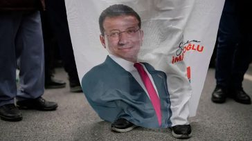 Τουρκία: Αφέθηκε ελεύθερος ο δικηγόρος του Ιμάμογλου