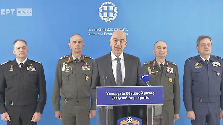 Δένδιας: «Σε τρεις φάσεις οι αυξήσεις στους ένστολους»