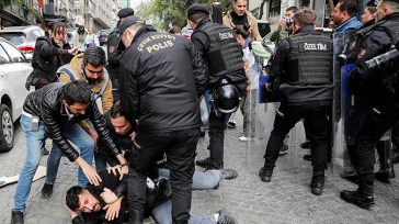 Οι τουρκικές αρχές εντείνουν την καταστολή για να καταπνίξουν το κύμα διαμαρτυρίας