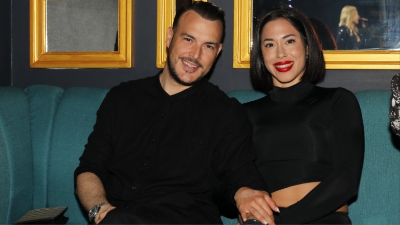 Σάκης Αρσενίου – Λαμπρινή Πλεύρη: Σπάνια βραδινή έξοδος για το ερωτευμένο ζευγάρι – Πού διασκέδασε;