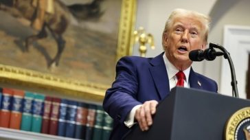 Axios: Ο Τραμπ σκοπεύει να επισκεφθεί τη Σαουδική Αραβία στα μέσα Μαΐου