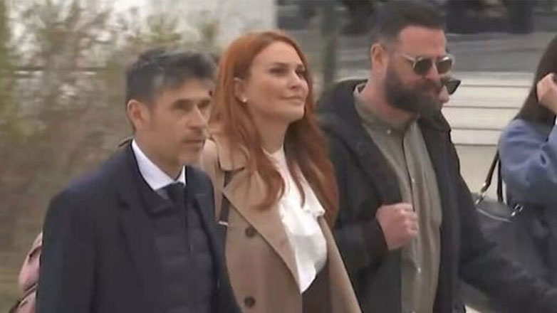 Σίσσυ Χρηστίδου: Η πρώτη δήλωσή της κατά την άφιξη στα δικαστήρια – Ποιοι βρίσκονται δίπλα της