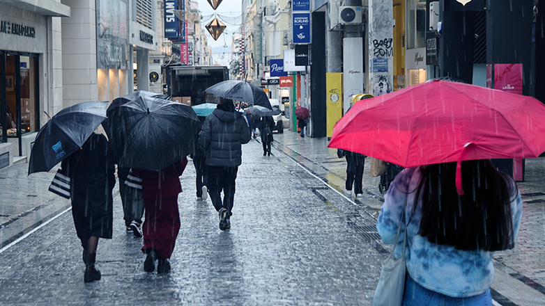«Κόκκινος συναγερμός» με επικίνδυνες καταιγίδες και δυνατούς ανέμους