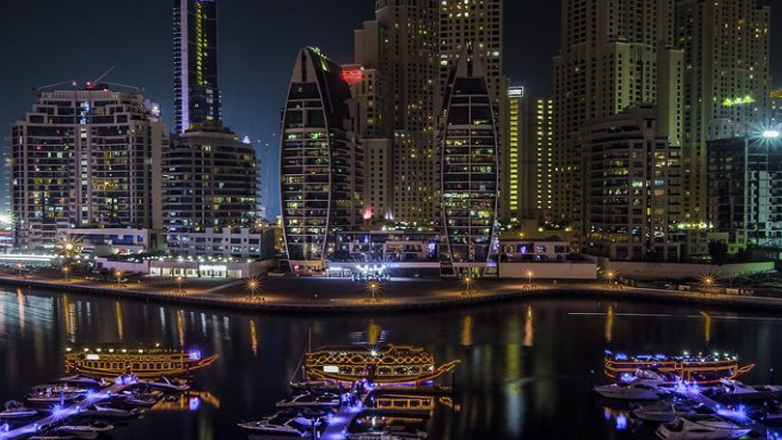 Μάστιγα τα «porta potty» πάρτι στο Ντουμπάι – Συμμετέχουν και Ελληνίδες influencers