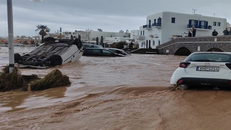 Πρωτόγνωρες εικόνες σε Κυκλάδες και Ανατολικό Αιγαίο από την κακοκαιρία