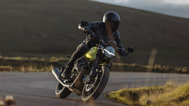 Νέα Moto Guzzi V7: επιστροφή του θρυλικού μοντέλου Sport