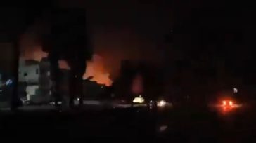 Το Ισραήλ σφυροκοπεί στρατιωτικούς στόχους στη Συρία