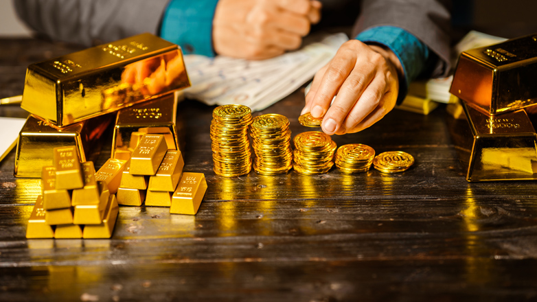 Ο χρυσός σπάει ρεκόρ, ανεβαίνει το δολάριο, πέφτουν οι μετοχές