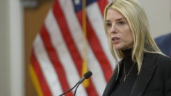 Η υπουργός Δικαιοσύνης των ΗΠΑ υποβαθμίζει την πιθανότητα μιας τρίτης προεδρικής θητείας Τραμπ