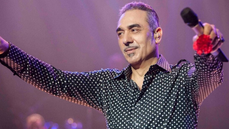 Όταν ο Νότης Σφακιανάκης πλακώθηκε με θαμώνα! – Οι κόντρες και οι ακραίες πράξεις του καλλιτέχνη