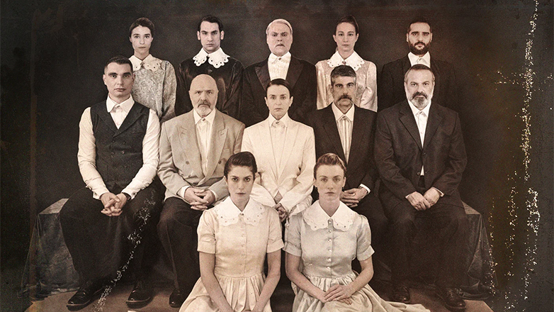 «Οιδίπους» στην Επίδαυρο με την υπογραφή του Γιάννη Χουβαρδά – Οι πρώτες φωτογραφίες με το ανεπανάληπτο καστ