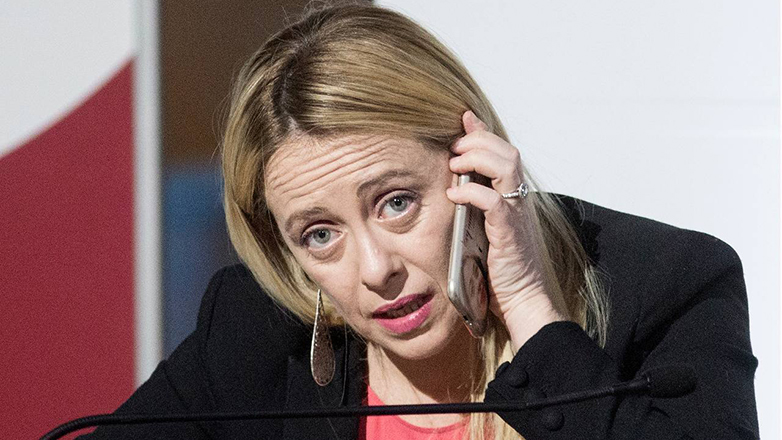 Στο διαδίκτυο έναντι 50 ευρώ πωλούνται τα τηλέφωνα της Μελόνι και του μισού Ιταλικού υπουργικού συμβουλίου