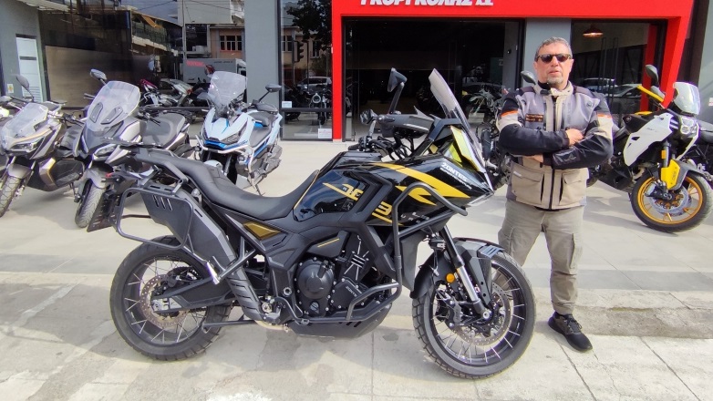 Ταξίδι στην Ισλανδία με μοτοσυκλέτα