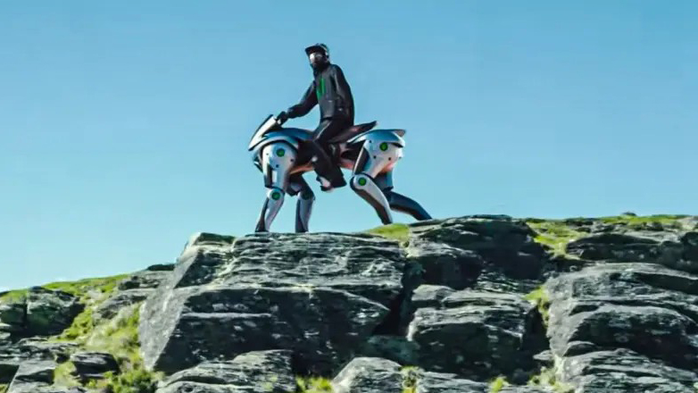 Εντυπωσιακό «άλογο» – ρομπότ αψηφά κάθε εμπόδιο