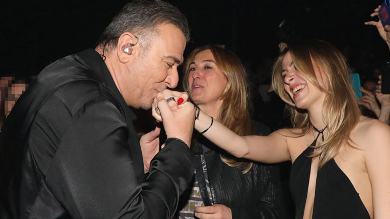 Γιολάντα Διαμαντή: Σπάνια βραδινή έξοδος με την 19χρονη κόρη της – Διασκέδασαν στον Αντώνη Ρέμο