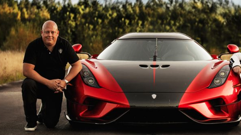 Δεν φαντάζεστε ποιο μικρό (3κύλινδρο) μοντέλο έχει για καθημερινό ο πάμπλουτος ιδιοκτήτης της Koenigsegg (Βίντεο)