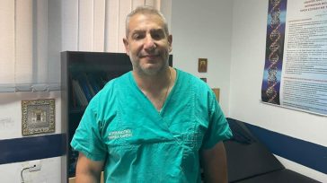 Αγωγή 300.000 ευρώ κατέθεσε ο ιατροδικαστής Λάρισας Χρήστος Κραββαρίτης κατά της δικηγόρου που τον κατήγγειλε για χρηματισμό