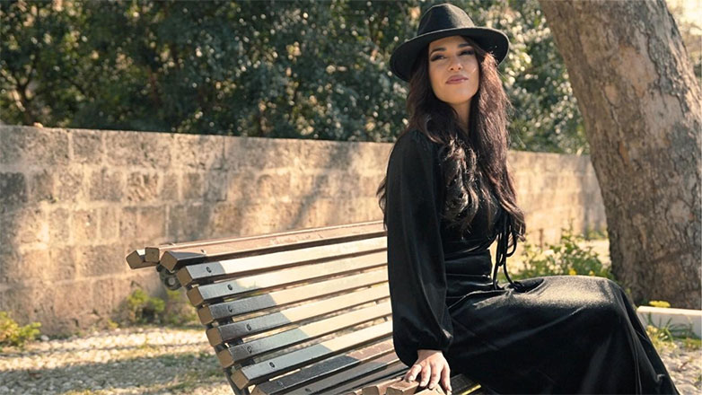 Ύμνος στην αγάπη το νέο τραγούδι της Στεφανίας Παπασταματίου Ύμνος στην αγάπη το νέο τραγούδι της Στεφανίας Παπασταματίου