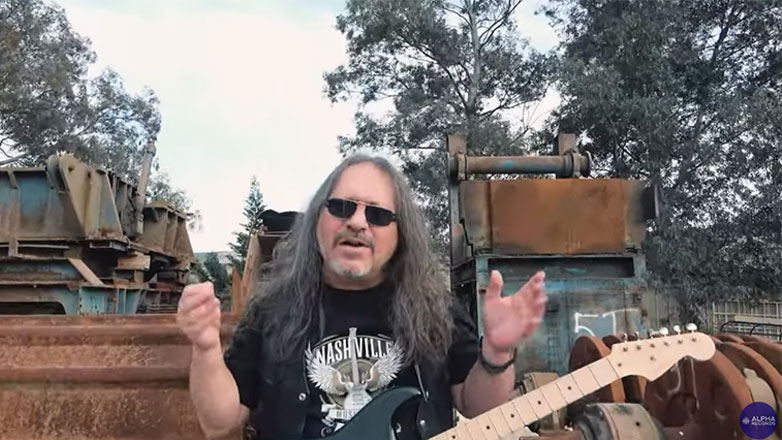 «Πώς την πατήσαμε»: Το νέο τραγούδι του Αντώνη Μιτζέλου