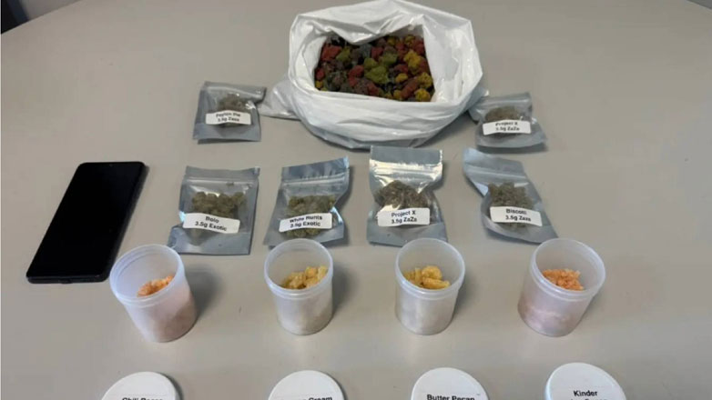 Συνελήφθη μέλος διεθνούς εγκληματικής ομάδας που εισήγαγε κάνναβη μέσω ταχυδρομικών δεμάτων