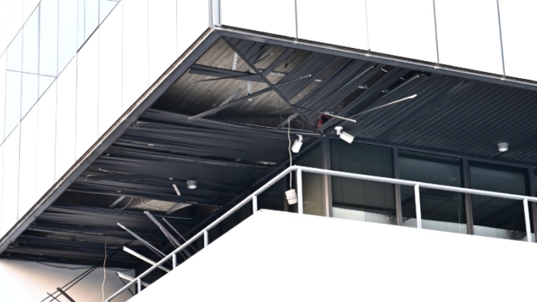 Όλες οι ζημιές από τη βόμβα στην Hellenic Train με το πρώτο φως της μέρας