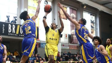 Greek Basketball League: Συνεχίζει να ελπίζει το Μαρούσι, 90-85 το Λαύριο