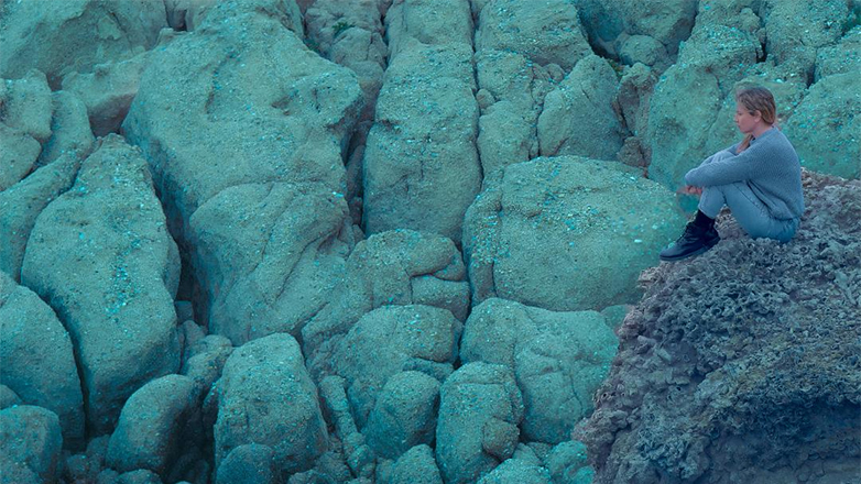 «Πες της»: Μια εξαιρετική παράσταση στο Κέντρο Ελέγχου Τηλεοράσεων