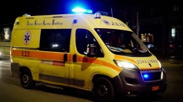 Στην εντατική οι δύο 19χρονοι που έπιασε φωτιά το αυτοκίνητό τους στη Λάρισα