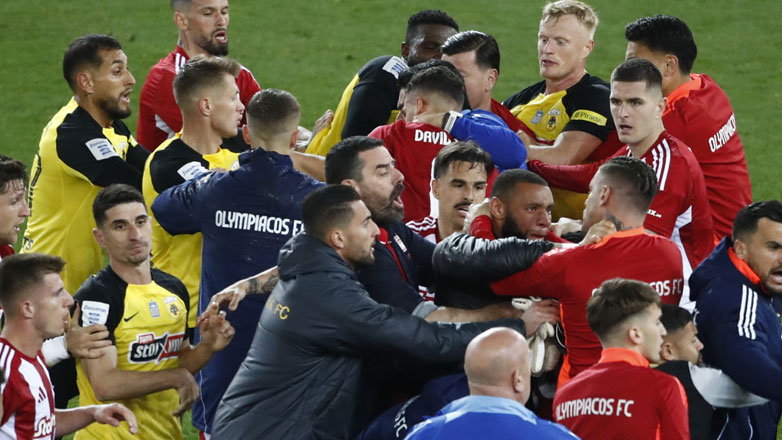 Ολυμπιακός – ΑΕΚ: Πέντε αποβολές μετά το τέλος του ντέρμπι!