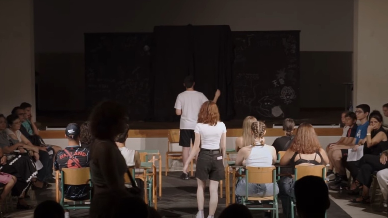 Ανακοίνωση της ΕΛ.ΑΣ. για την εισβολή αστυνομικών σε σχολική θεατρική παράσταση