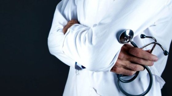 O ΙΣΑ ζητά την εξαίρεση των προσωπικών γιατρών από τις κατ’ οίκον επισκέψεις