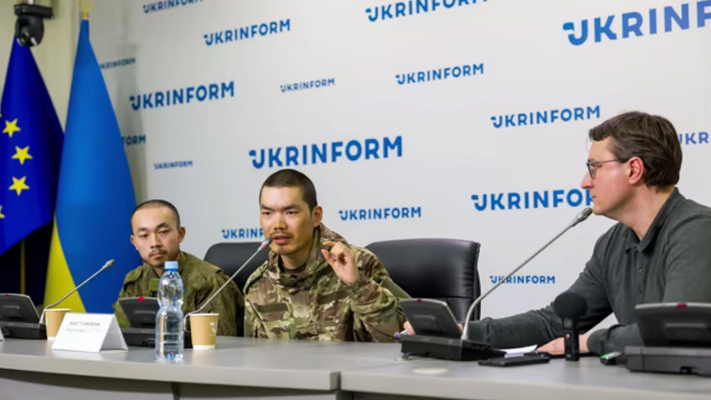 Ουκρανία: Σε συμφωνία ανταλλαγής αιχμαλώτων πολέμου ελπίζουν οι δύο Κινέζοι που αιχμαλωτίστηκαν στο Ντονέτσκ