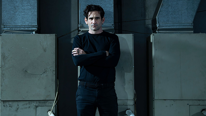 Η νέα παράσταση του Άρη Μπινιάρη στο Θέατρο Ark: Η «Δίκη» του Κάφκα με τον Οδυσσέα Παπασπηλιόπουλο