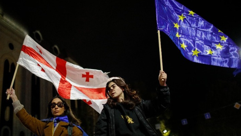 Γεωργία: Η κυβέρνηση απέλυσε 700 δημοσίους υπαλλήλους επειδή υποστήριξαν τις διαδηλώσεις υπέρ της ΕΕ