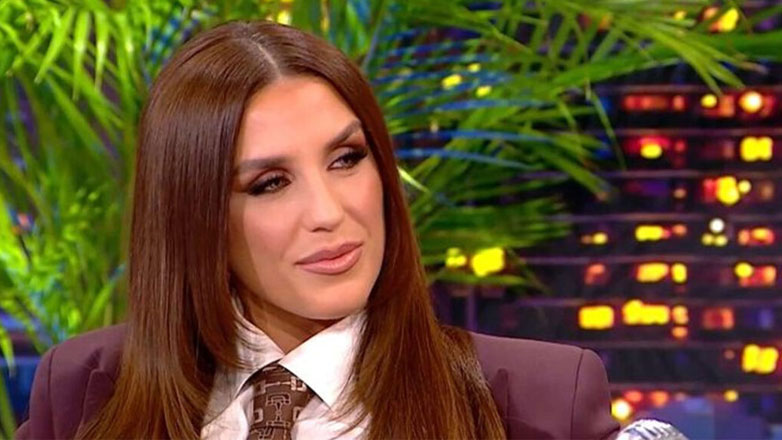 Βούρκωσε η Ιουλία Καλλιμάνη στον Αρναούτογλου: «Αυτό που με γειώνει είναι ο Θεός, όσο κλισέ κι αν ακούγεται»