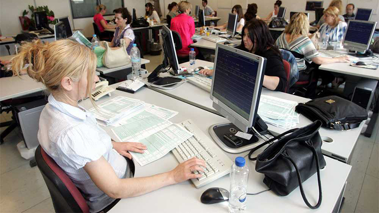 Καταργούνται «δημοφιλή» πιστοποιητικά για λιγότερη γραφειοκρατία