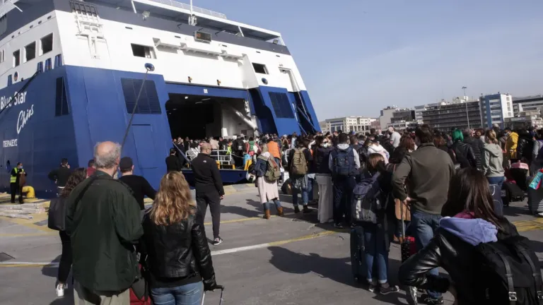 Συνεχίζεται η μεγάλη έξοδος των αδειούχων