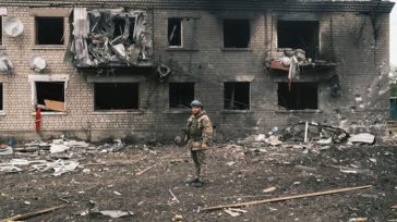 Δύο νεκροί και δεκάδες τραυματίες σε ρωσικά πλήγματα στο Χάρκοβο και το Σούμι