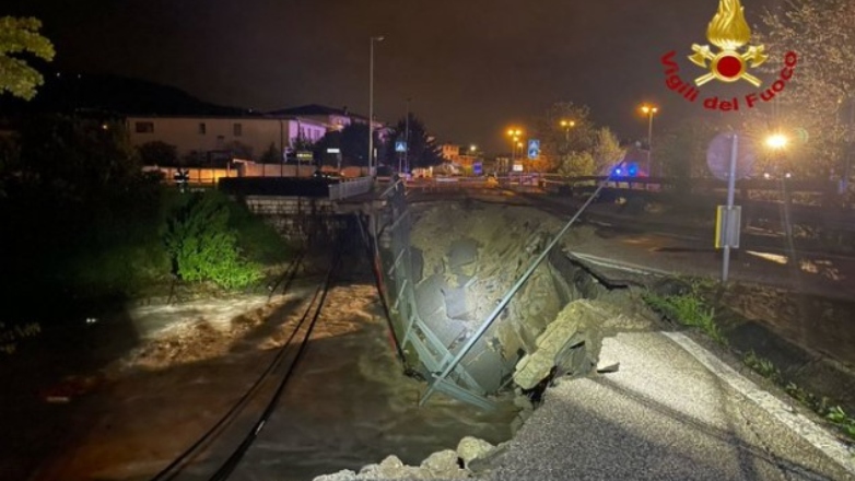 Ένας νεκρός και ένας αγνοούμενος από την κακοκαιρία στη βόρεια Ιταλία
