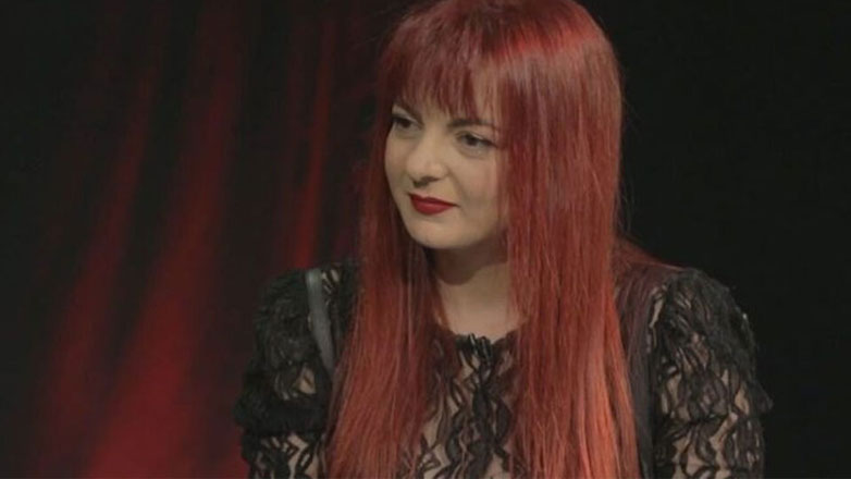 Σοκάρει η Χρύσα Κατσαρίνη στο «Στούντο 4»: «Με έδερνε ο πατέρας μου»