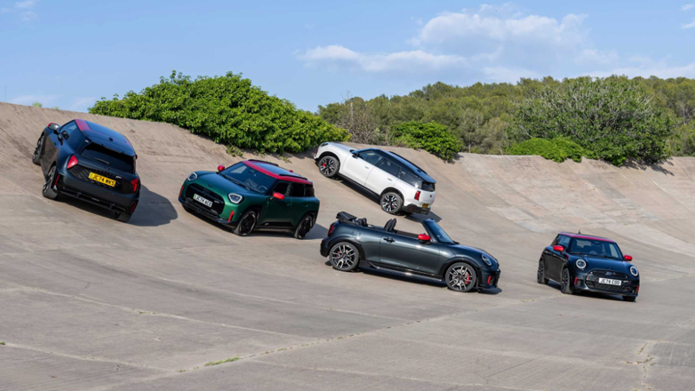 Τα «γυρνάει» η Mini και δηλώνει πως τελικά δεν θα εγκαταλείψει τους βενζινοκινητήρες