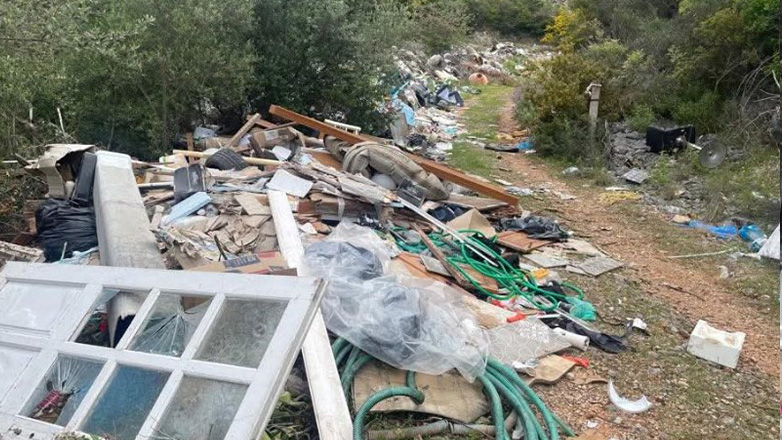 Απαράδεκτη η εικόνα κοντά στα Σύβοτα της Λευκάδας