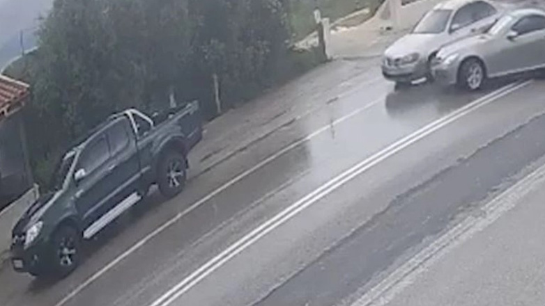 Έκανε αναστροφή, προκάλεσε τροχαίο και εξαφανίστηκε