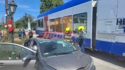 Τρένο συγκρούστηκε με αυτοκίνητο στην Πάτρα