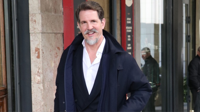 Παύλος Ντε Γκρες: Η φωτογραφία με τους τρεις γιους του από το βράδυ της Ανάστασης στη Νέα Υόρκη και οι ευχές του