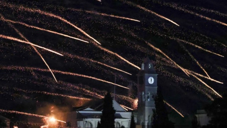 «Chios όπως… Chaos»: Το βίντεο του Reuters με τον ρουκετοπόλεμο