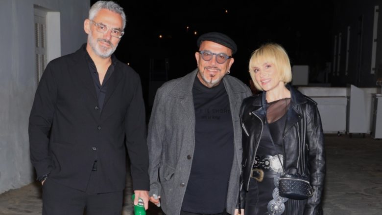 Ελεωνόρα Ζουγανέλη – Νίκος Συρίγος: Στο νησί των ανέμων για το Πάσχα – Στο πλευρό τους ο Γιάννης Ζουγανέλης Ελεωνόρα Ζουγανέλη – Νίκος Συρίγος: Στο νησί των ανέμων για το Πάσχα – Στο πλευρό τους ο Γιάννης Ζουγανέλης