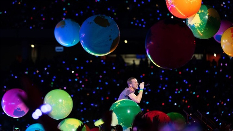 Coldplay: Έσοδα ρεκόρ από τις συναυλίες τους στο Χονγκ Κονγκ που παρακολούθησαν 200.000 θαυμαστές