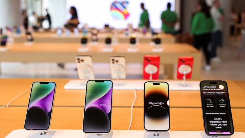 Σχεδιασμένο στις ΗΠΑ, κατασκευασμένο στην Κίνα: Για ποιο λόγο έχει κολλήσει η Apple;