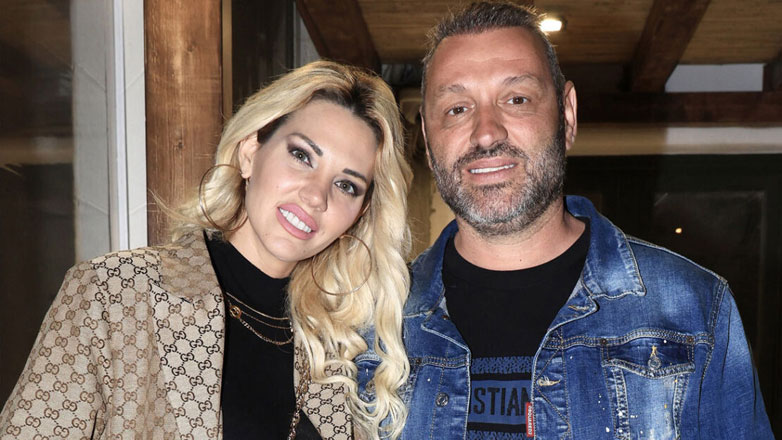 Σάσα Μπάστα: Για Πάσχα στη Μύκονο μαζί με τον Δημήτρη Κουσαθανά και την κόρη τους